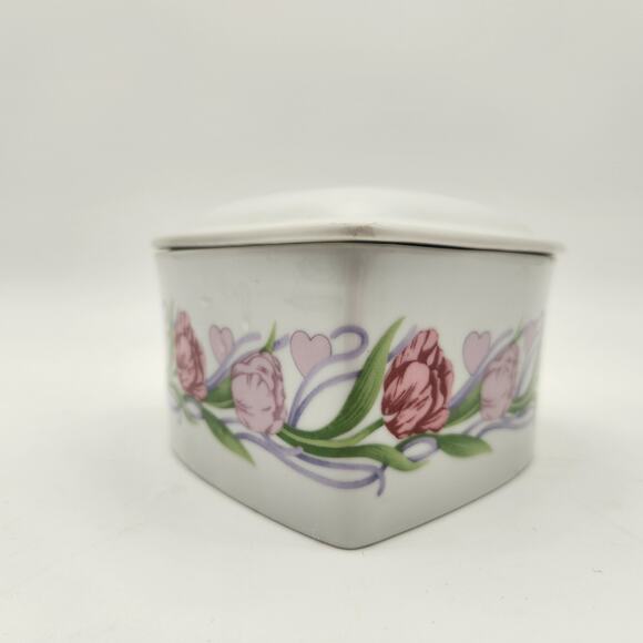 Vintage Large Heart-Shaped Ceramic Trinket Box With Tulip‎ Motif & Hearts Boho - Picture 3 of 9